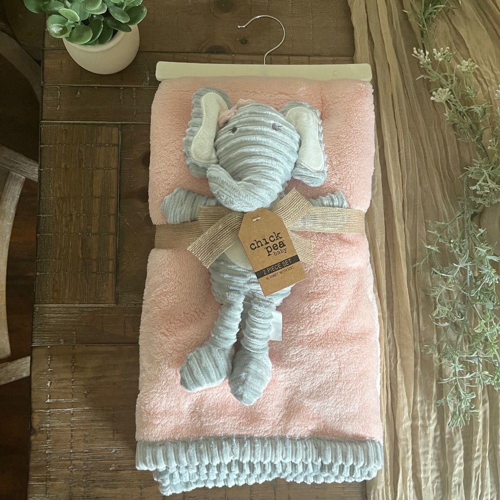 Chick Pea Super Soft Baby Blanket with Stuffed Animal Elephant - NWT
